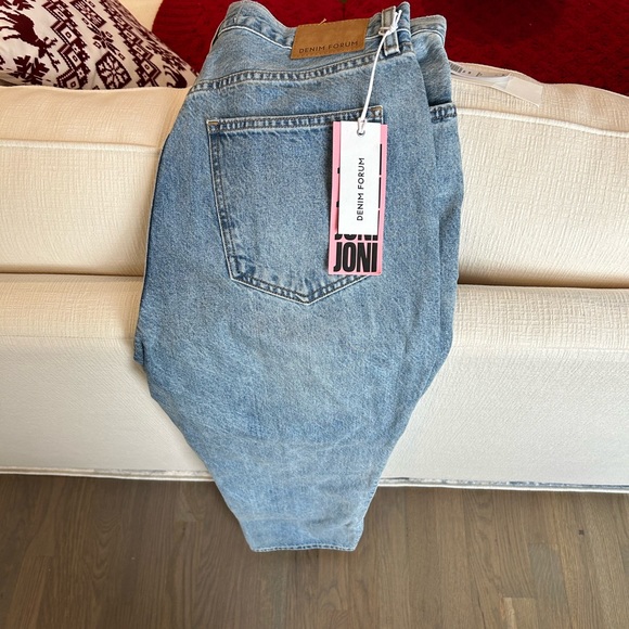 NEVER WORN Aritzia jeans - Denim forum size 29. Tags still on. - Picture 4 of 4